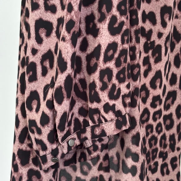 Leopard Print Pullover V NeckTop Size 4X Torrid   SKU 5 - Picture 5 of 16